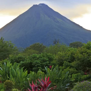 Curiosidades de Costa Rica - Volcanes activos